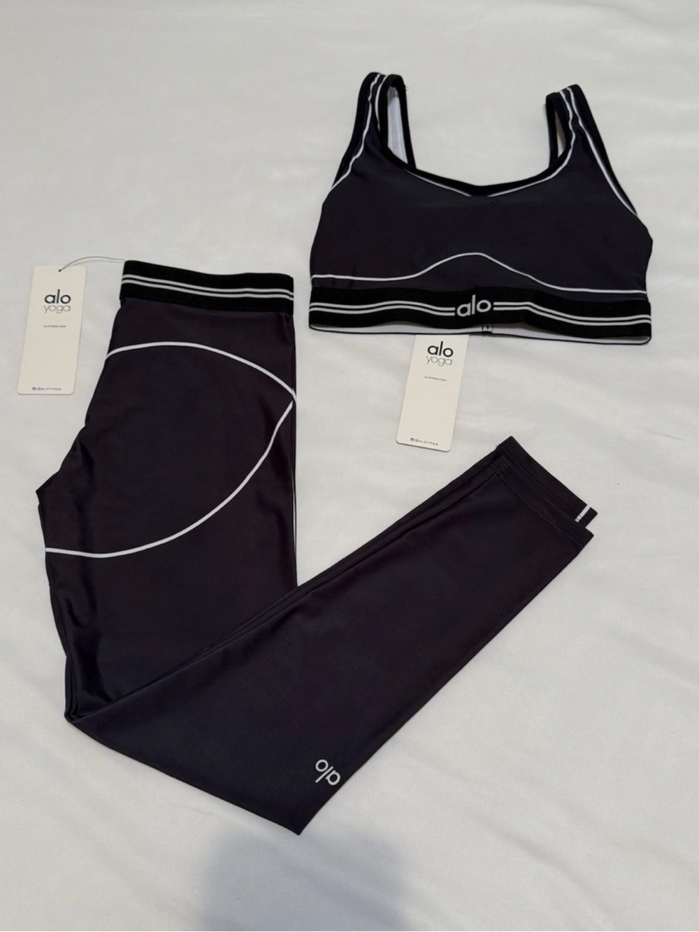 ALO Yoga Black Sports Bra and Leggings Set with White Piping